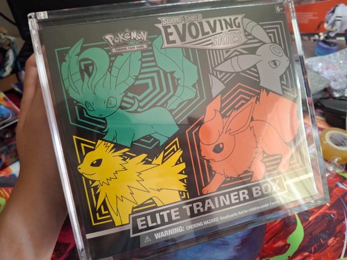Evolving Sky Etb with acrylic case Sealed and New - Umbreon