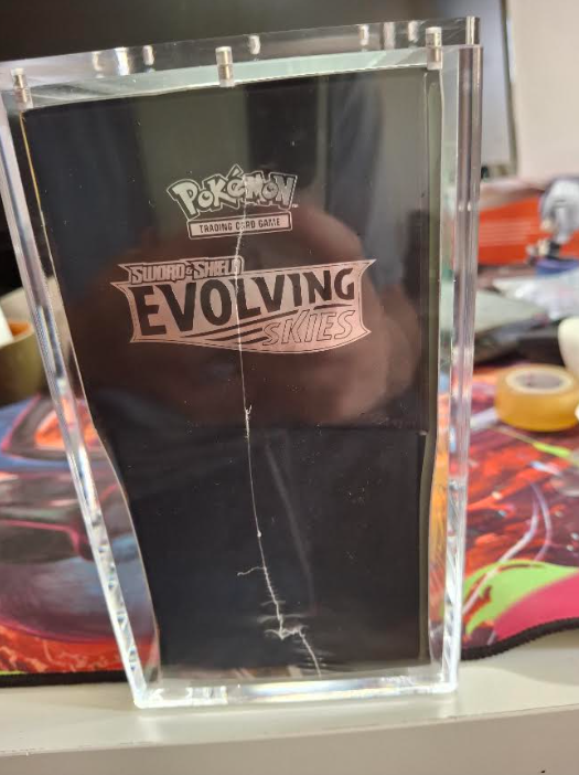 Evolving Sky Etb with acrylic case Sealed and New - Umbreon