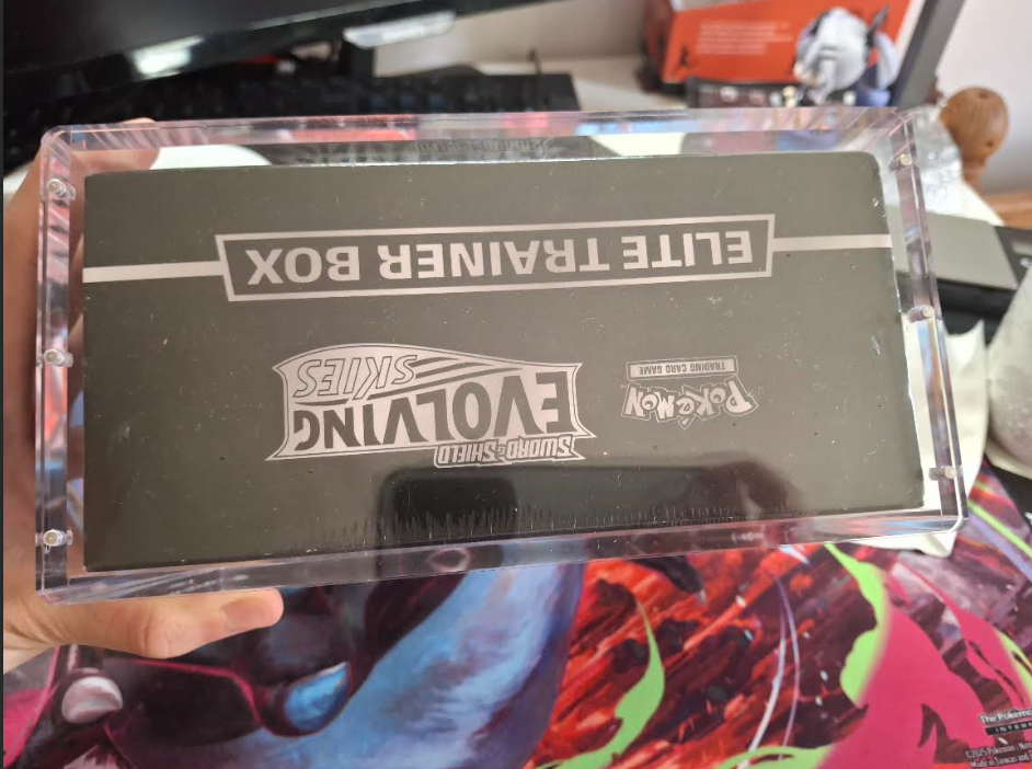Evolving Sky Etb with acrylic case Sealed and New - Vapreon